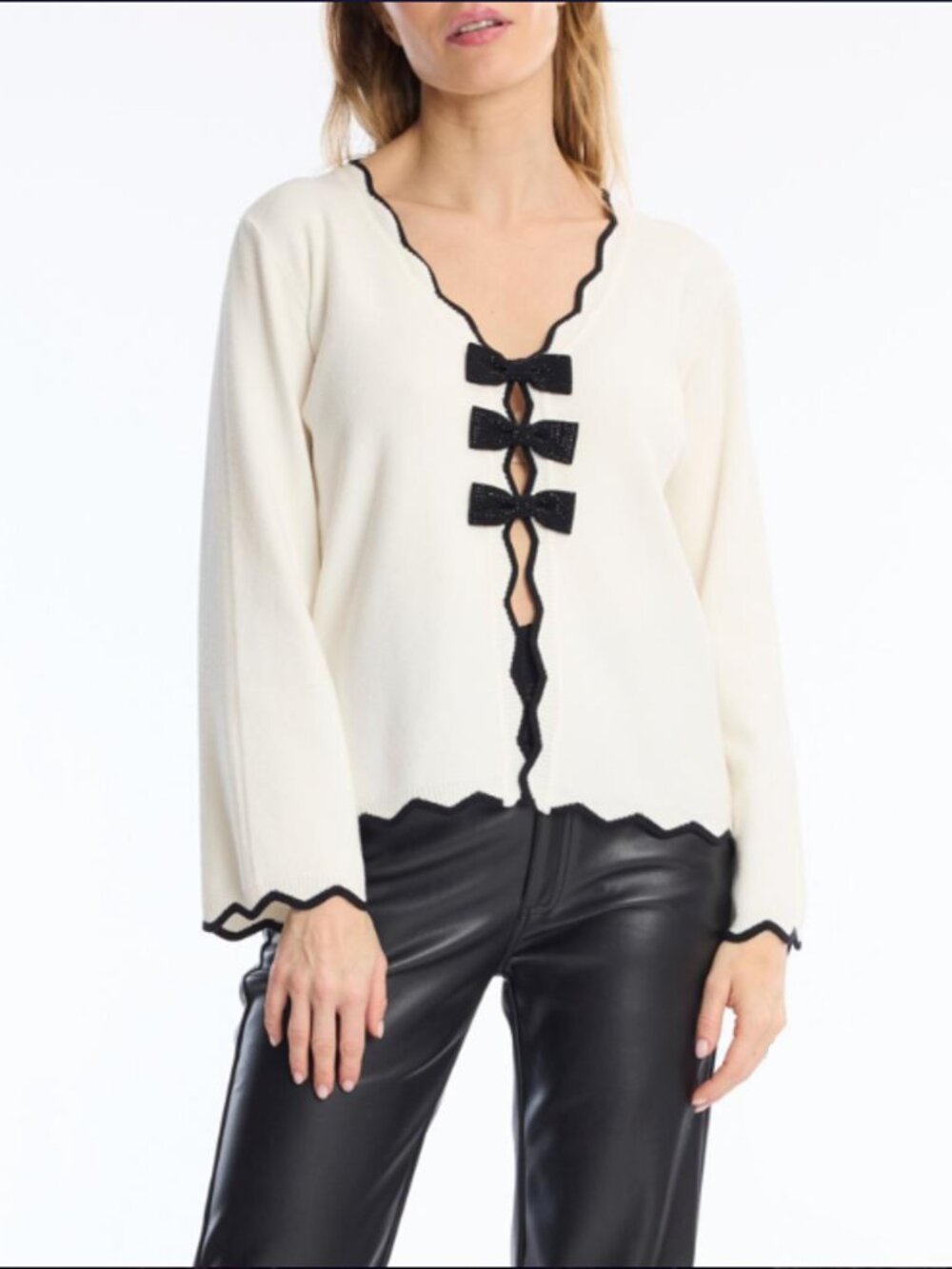 NWT Contrast Wave Trim Bow Sweater Sz XL
